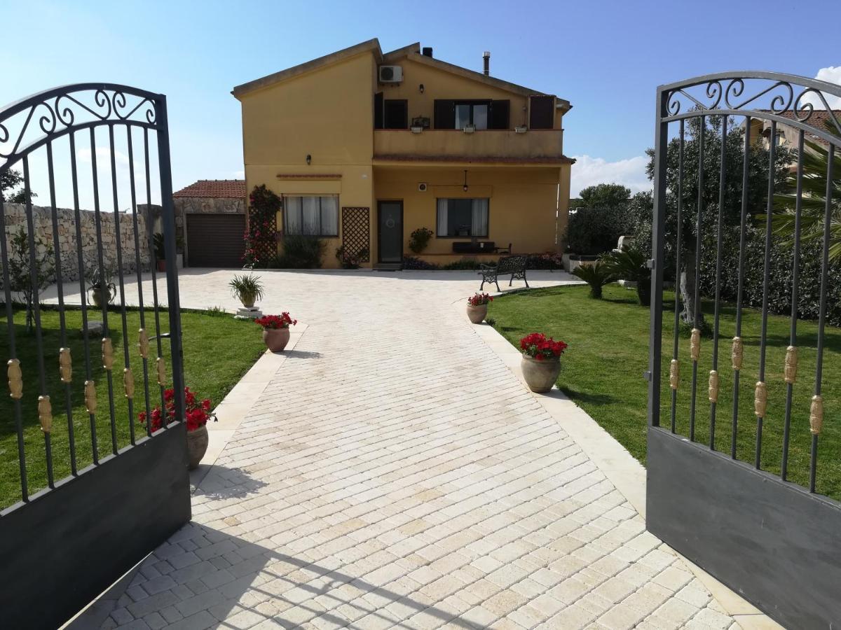 Ulivo Apartment Ragusa Bagian luar foto
