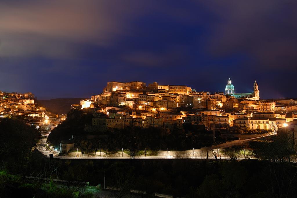 Ulivo Apartment Ragusa Bagian luar foto