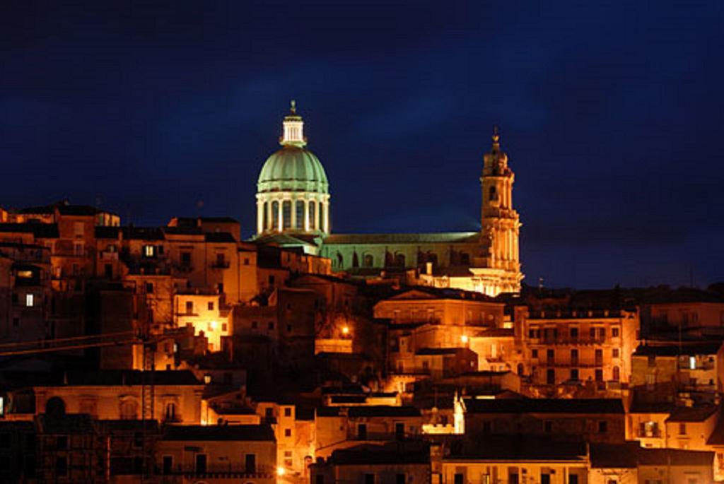 Ulivo Apartment Ragusa Bagian luar foto