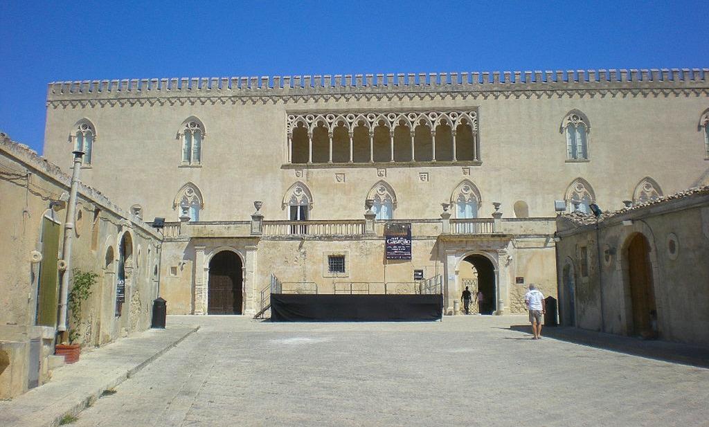 Ulivo Apartment Ragusa Bagian luar foto